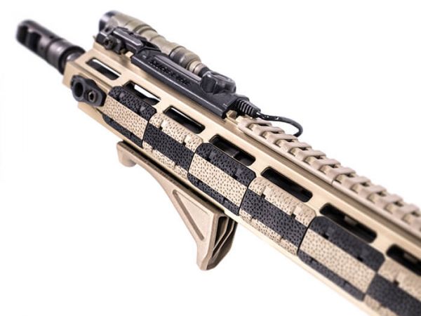 今週のおすすめ製品 Magpul Black Grip Fore Angled - AFG M-LOK 