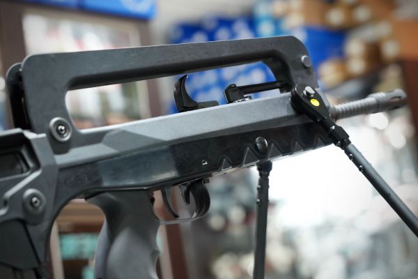 Northeast FAMAS F1 GBB Rifle Airsoft